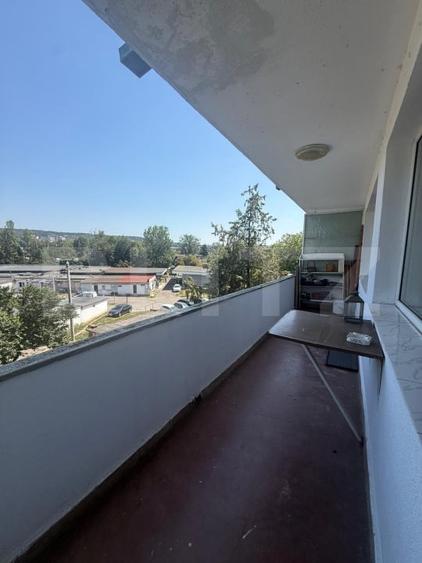 Apartament cu 3 camere decomandat, mobilat în Aleea Carpați
