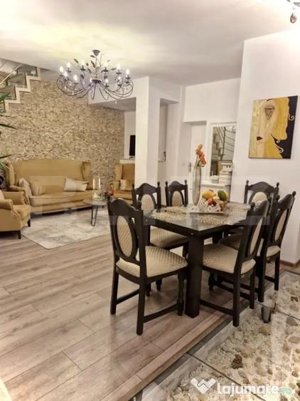 Apartament cu 4 camere semidecomandat în Central