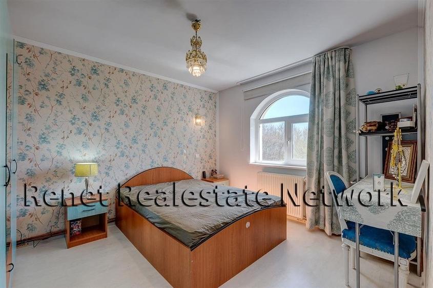Casă cu 8 camere cu Teren 1200 Mp în Snagov