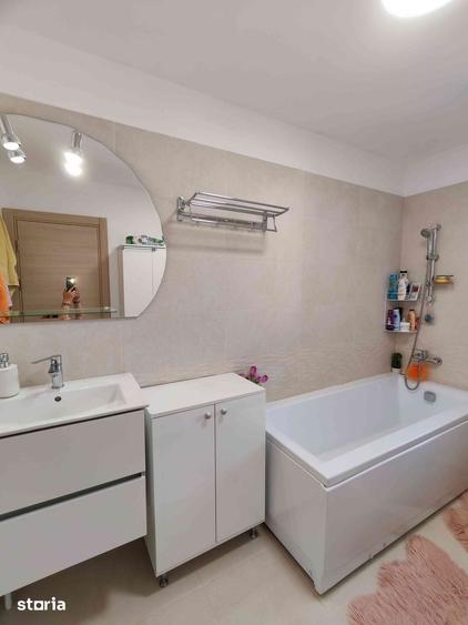 Casă cu 5 camere cu Teren 227 Mp în Sânpetru