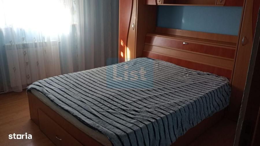 Apartament cu 4 camere decomandat în Sârbi