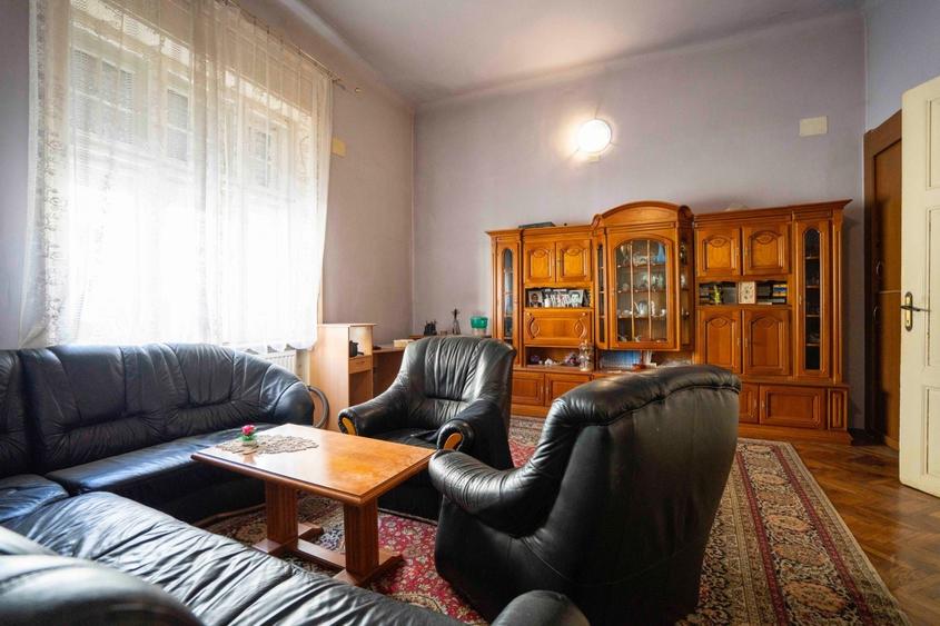 Casă individuală cu 4 camere cu Canalizare în Ultracentral