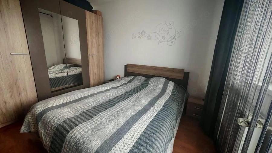 Apartament cu 3 camere decomandat în Girocului