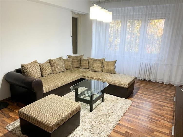 Apartament cu 3 camere decomandat în Dacia — fotografia 1