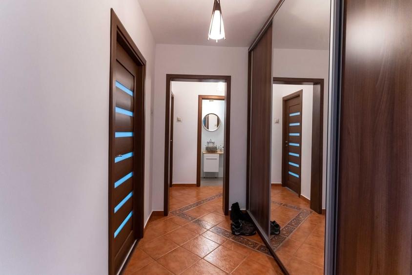 Apartament cu 3 camere semidecomandat în Theodor Pallady