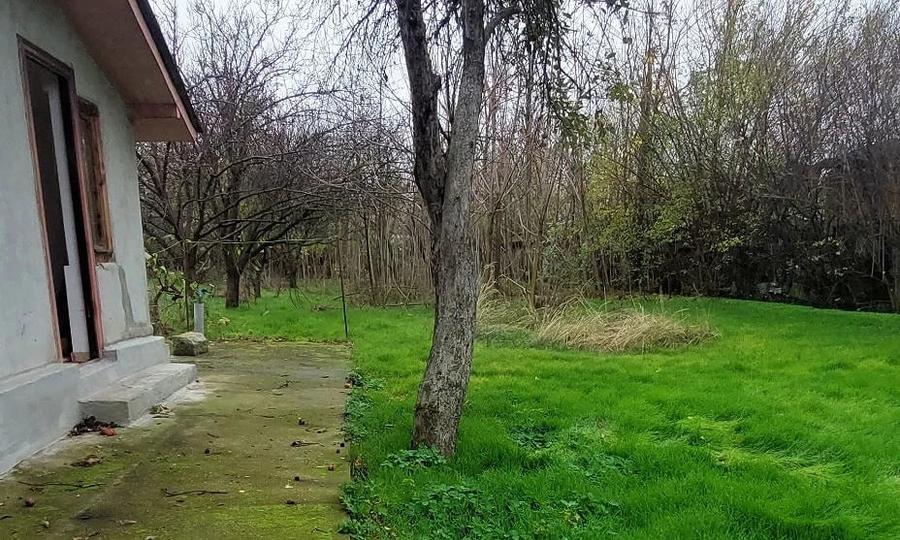 Casă cu 3 camere cu Teren 1000 Mp în Vărăști