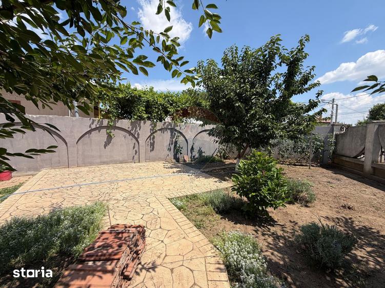 Casă cu 4 camere cu Teren 557 Mp în Central