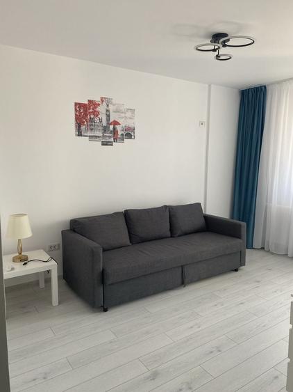 Garsonieră decomandată în Central