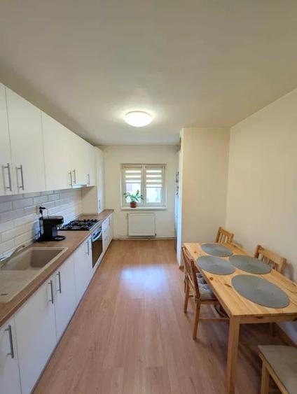 Apartament cu 2 camere decomandat, mobilat în Central