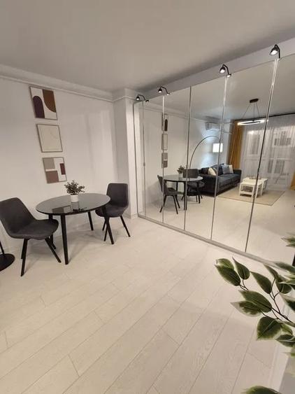 Apartament cu 2 camere decomandat, mobilat în Trafic Greu