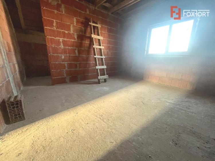 Duplex cu 4 camere cu Canalizare în Urseni