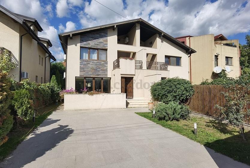 Casă individuală cu 5 camere cu Canalizare în Pipera