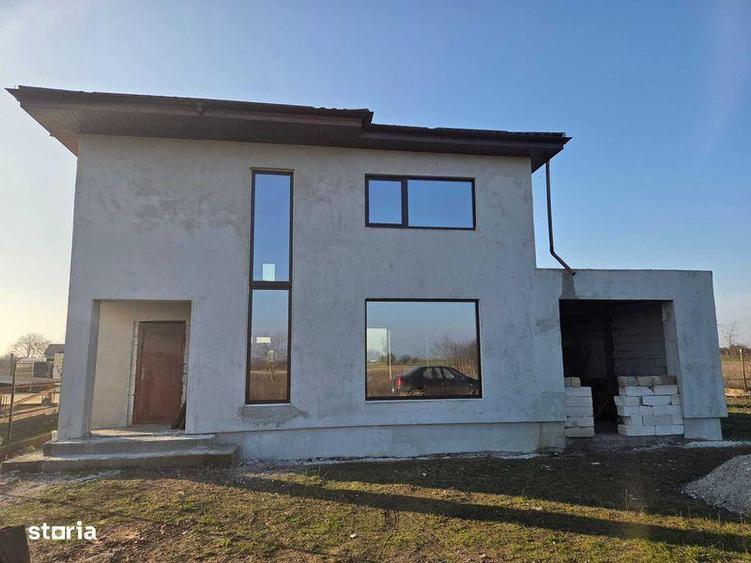 Casă cu 4 camere cu Teren 200 Mp în Cârcea