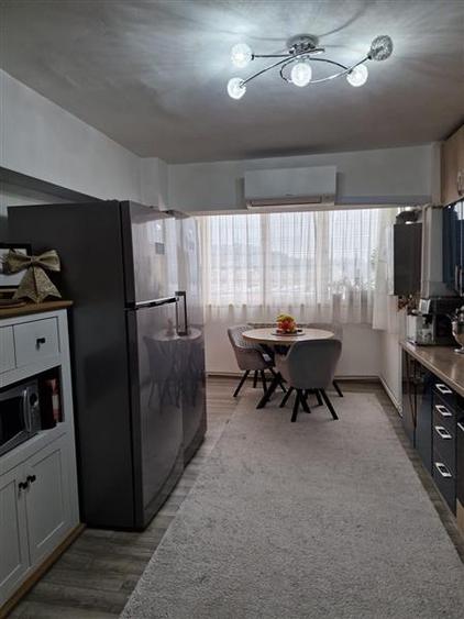 Apartament cu 2 camere decomandat, mobilat în Astra — fotografia 3