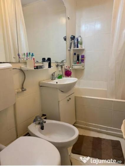 Apartament cu 3 camere semidecomandat în Ultracentral
