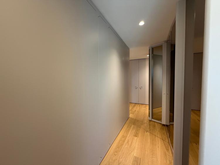 Apartament cu 4 camere decomandat în Floreasca