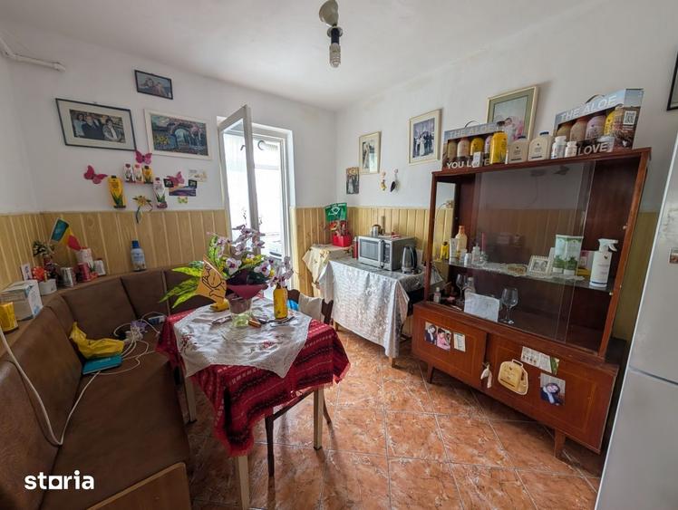 Apartament cu 3 camere decomandat în Cornișa