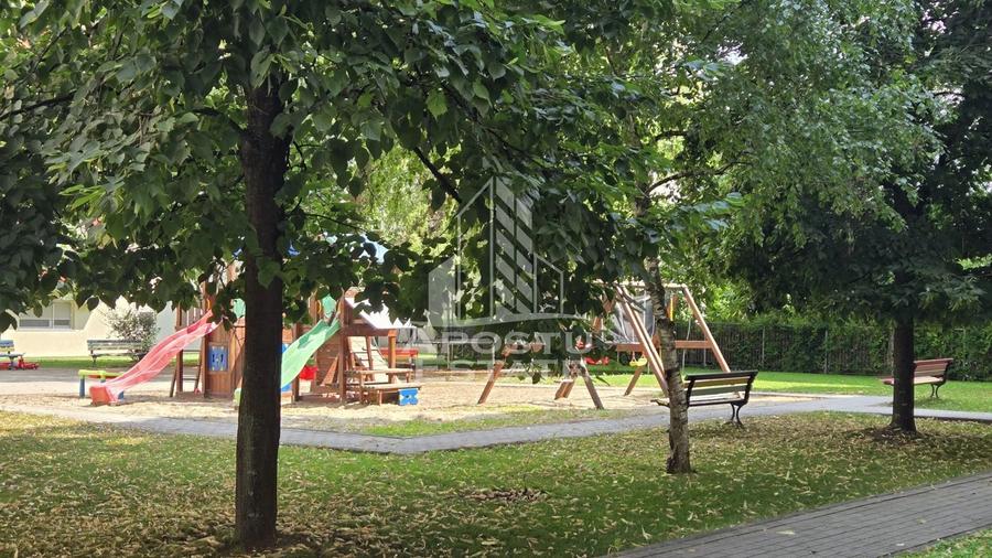Apartament cu 3 camere decomandat, mobilat în Aradului