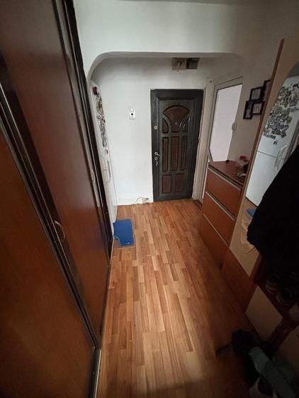 Apartament cu 3 camere semidecomandat în Exterior Vest
