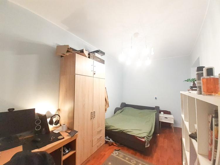 Casă cu 6 camere cu Teren 155 Mp în Tătărași