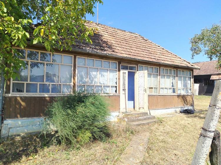 Casă cu 2 camere în Tușinu