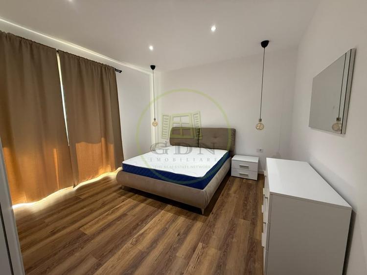 Apartament cu 3 camere decomandat, mobilat în Exterior Est