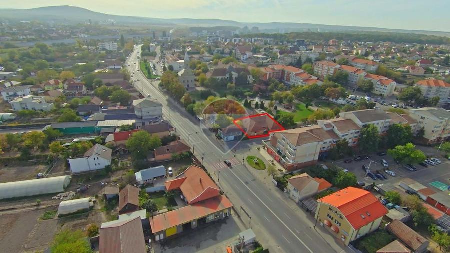 Spațiu comercial, de 300 mp, în Sânmartin
