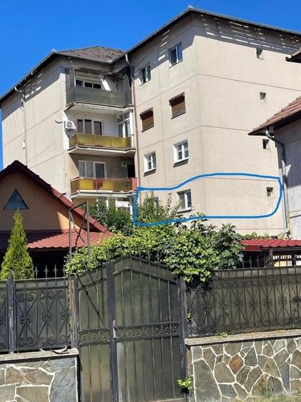 Apartament cu 4 camere decomandat în Cetate