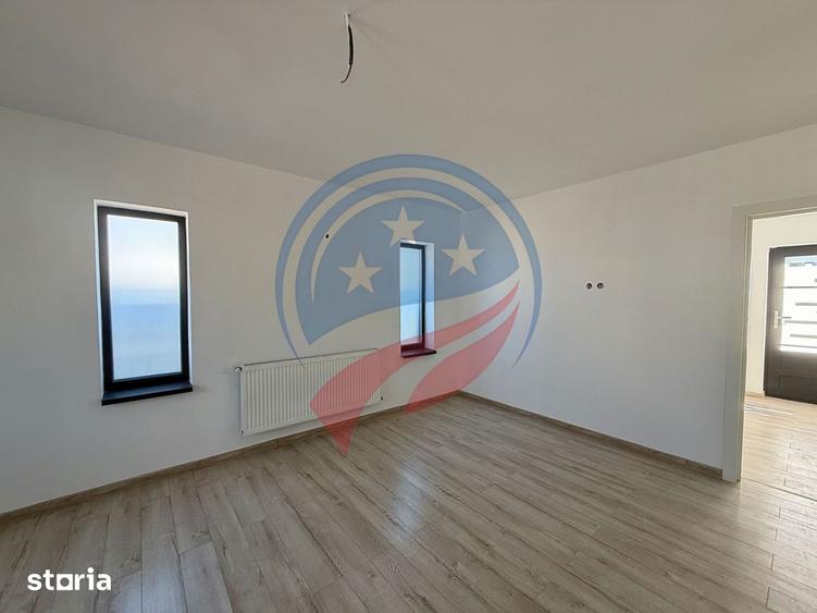 Casă cu 3 camere cu Teren 250 Mp în Malu Mare