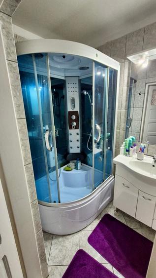 Duplex cu 4 camere cu Canalizare în Central