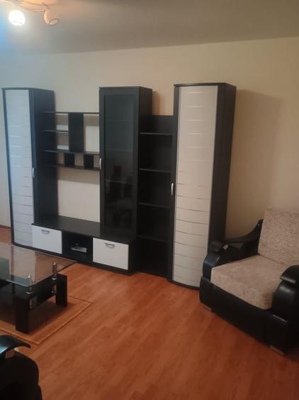 Apartament cu 2 camere decomandat în Vărsătura
