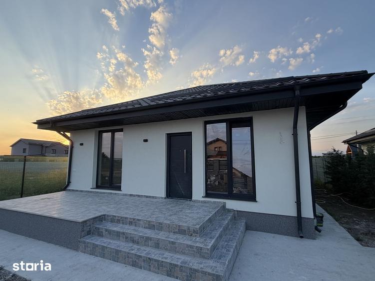 Casă cu 4 camere cu Teren 330 Mp în Crevedia