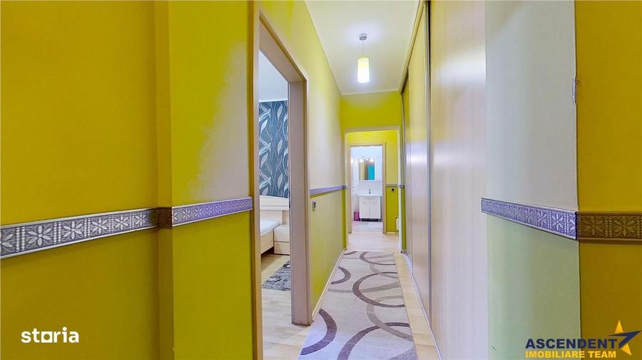 Apartament cu 3 camere decomandat în Est