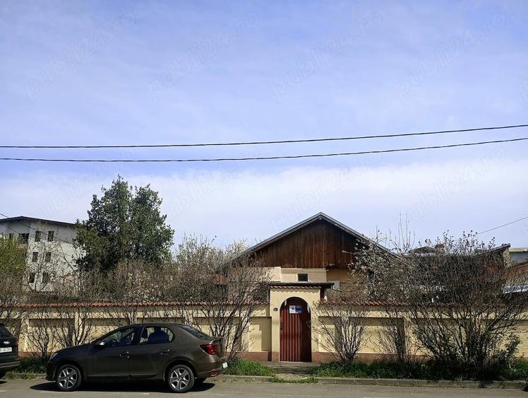 Casă cu 3 camere cu Teren 390 Mp în Central