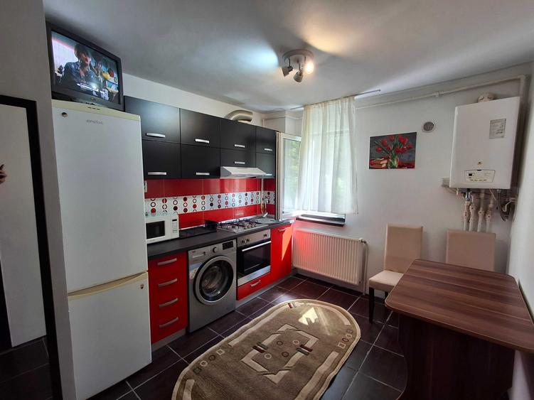 Apartament cu 2 camere semidecomandat în Centrul Istoric