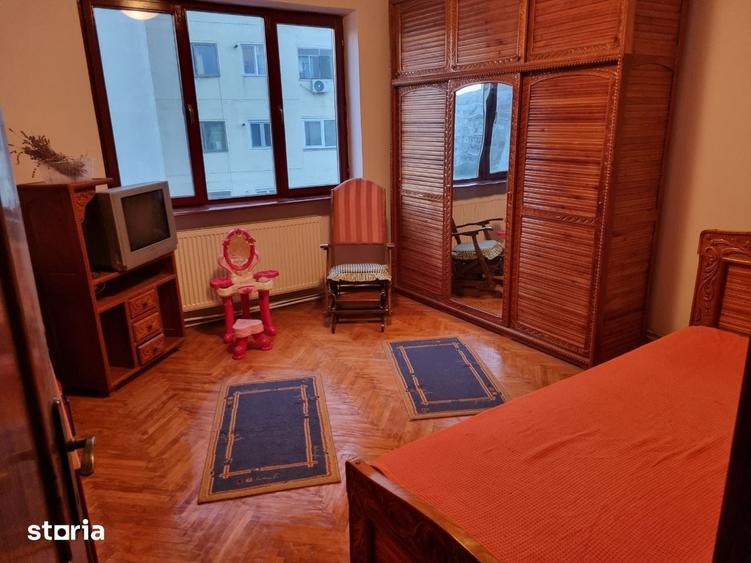 Apartament cu 3 camere decomandat în Central