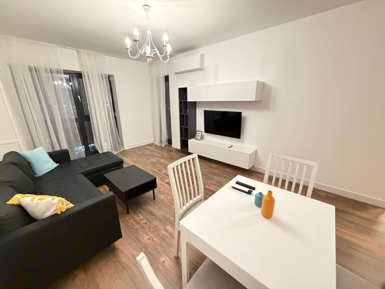 Apartament cu 3 camere decomandat, mobilat în P-ta Presei Libere