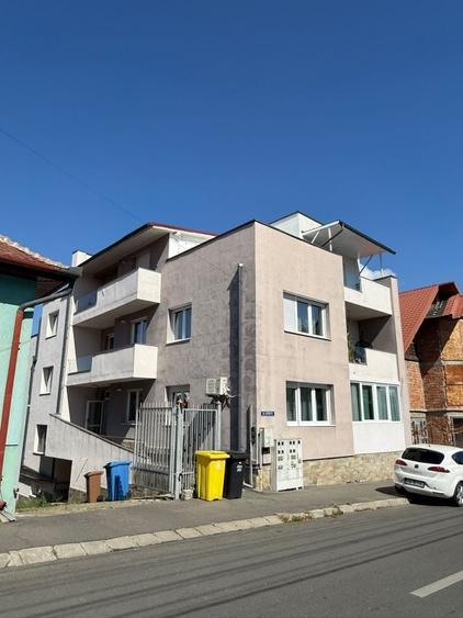 Apartament cu 2 camere decomandat în Trei Stejari