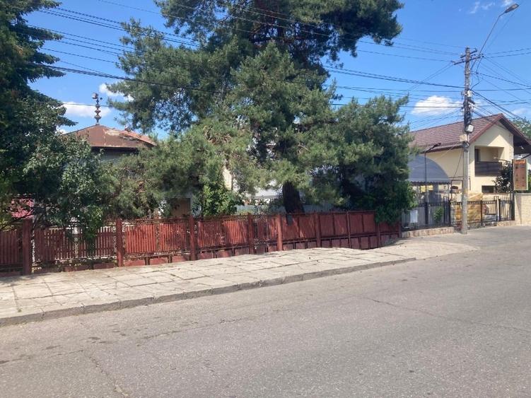 Casă individuală cu 4 camere cu Teren 1400 Mp în Micro 11