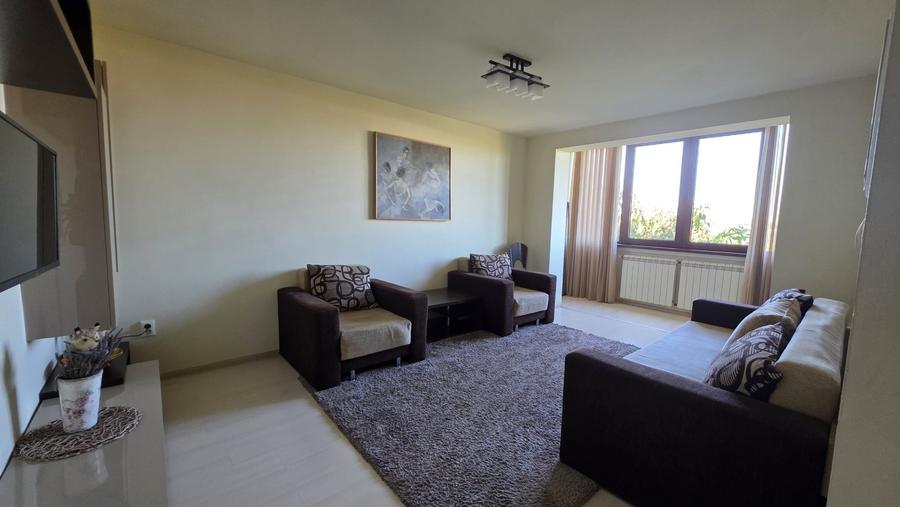 Apartament cu 3 camere decomandat, mobilat în Take Ionescu