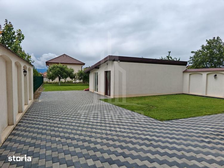 Casă cu 4 camere cu Teren 500 Mp în Central