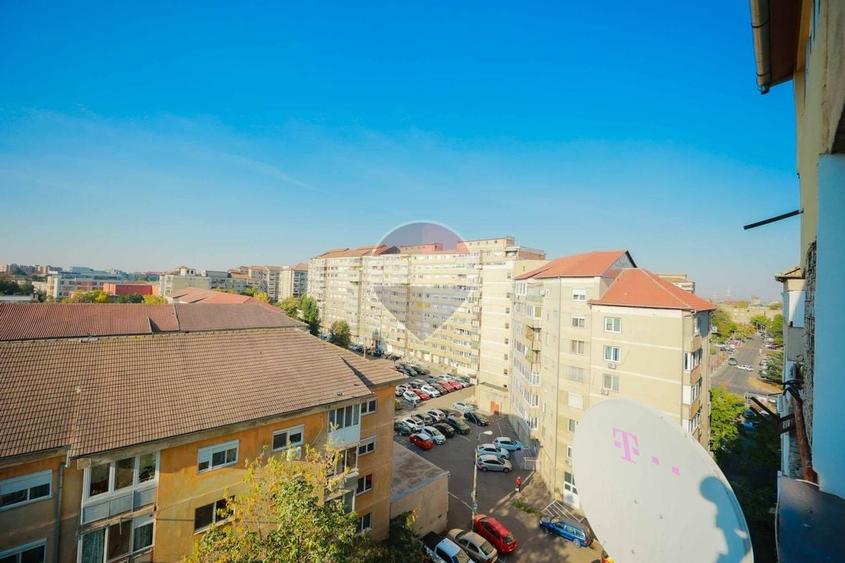 Apartament cu 3 camere decomandat în Rogerius