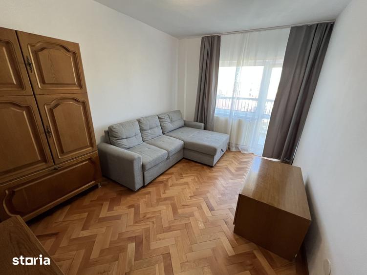 Apartament cu 3 camere decomandat în Sub Arini