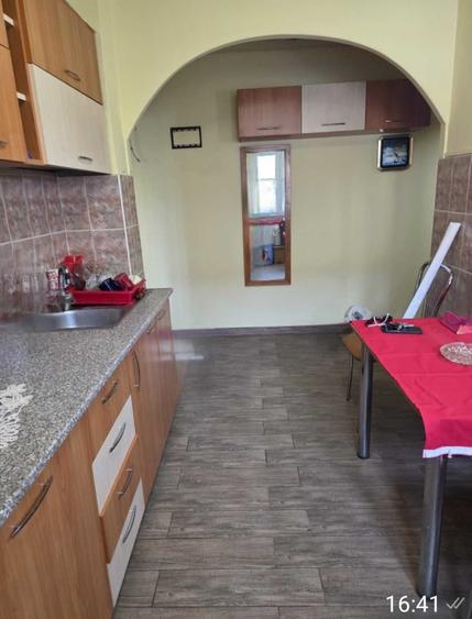 Apartament cu 3 camere semidecomandat în Șagului