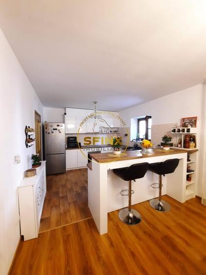 Duplex cu 5 camere cu Canalizare în Iancu Nicolae
