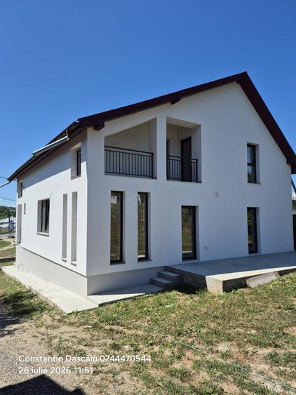 Casă cu 4 camere în Hudum