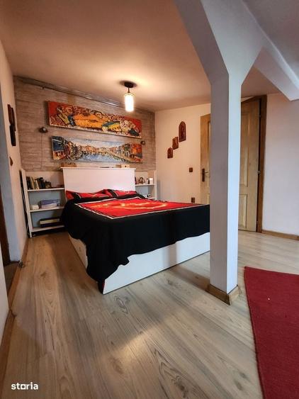 Casă cu 4 camere cu Teren 200 Mp în Central