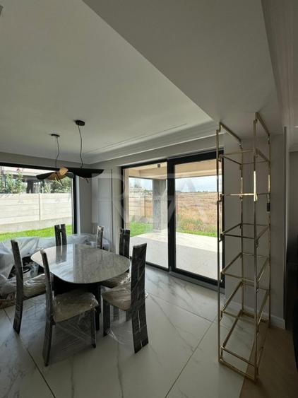 Duplex cu 4 camere cu Canalizare în Voluntari