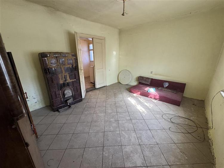 Casă cu 4 camere cu Teren 229 Mp în Cantemir