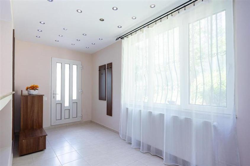 Apartament cu 3 camere circular, mobilat în Drumul Poienii